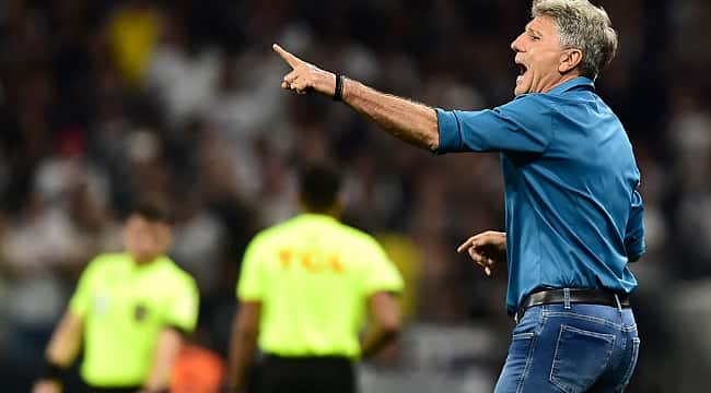 Renato Gaúcho: "O Brasil todo viu que foi pênalti. Até o Stevie Wonder viu que foi pênalti"