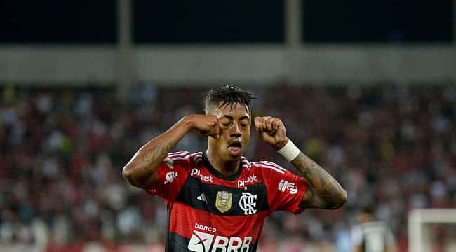 Sem Dudu, machucado, Palmeiras tem interesse na contratação de Bruno Henrique, do Flamengo