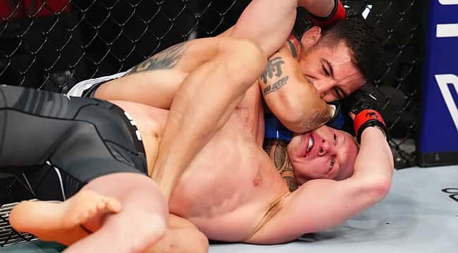 UFC 293: Gabriel Miranda apaga Shane Young com finalização relâmpago