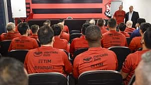 Tite afirma que o Flamengo precisa merecer o sucesso