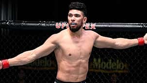 Como apostar em Johnny Walker no UFC 294