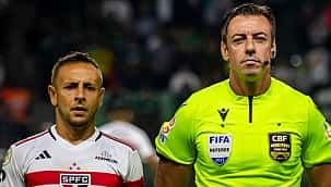 Rafinha é expulso e dispara: "O Klaus é palmeirense"