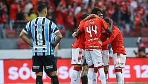 Em partida de cinco gols, Internacional derrota Grêmio no clássico gaúcho