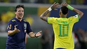 Fernando Diniz: "Nenhum treinador do mundo abriria mão do Neymar com a fome que ele está"