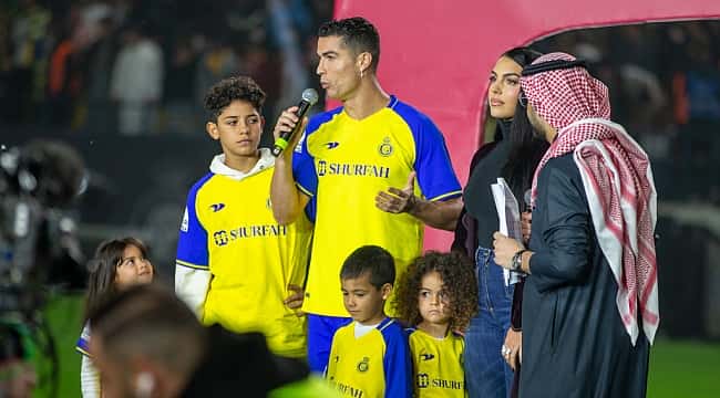 Filho de Cristiano Ronaldo fecha com novo clube