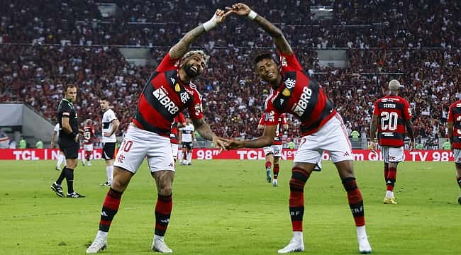 Flamengo perto de acertar renovação com dupla campeã da Libertadores