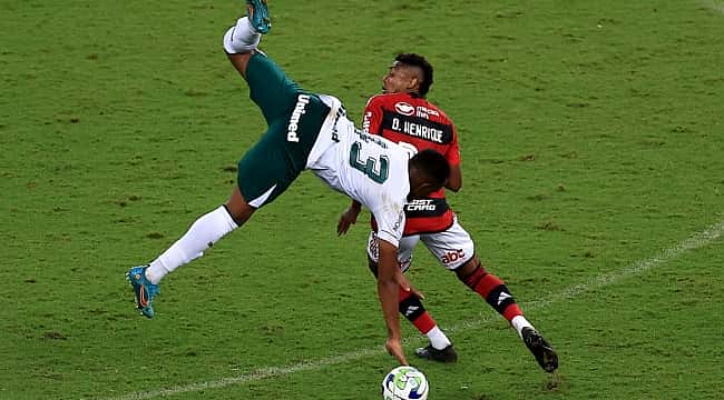 Flamengo vai se reunir com empresários de Bruno Henrique após Palmeiras dar 'All-in'