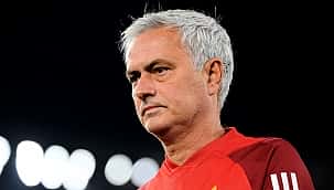 Mourinho aparece como favorito a assumir Real Madrid em caso de saída de Ancelotti 