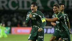 Palmeiras bate o Coritiba, volta a vencer após seis jogos e retorna ao G4 do Brasileirão 