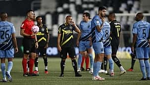 Partida entre Botafogo e Athletico-PR é suspensa após falta de luz no Estádio Nilton Santos