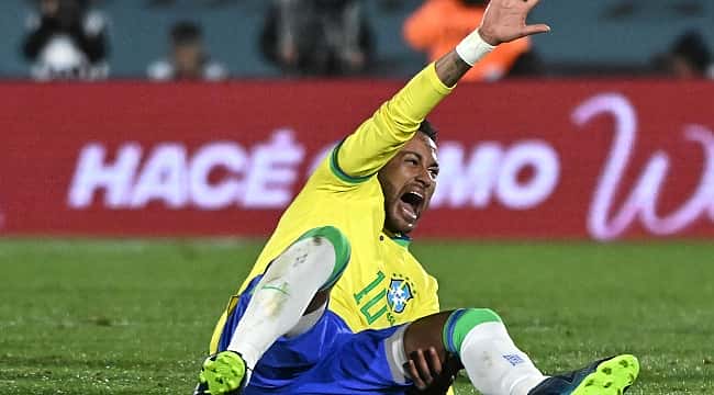 Suárez, Messi e outros nomes do futebol mandam mensagens de apoio a Neymar após lesão; confira