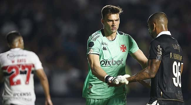 Léo Jardim salva e Vasco fica no empate com São Paulo em casa