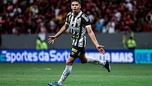 Com um a jogador a mais desde o fim do 1º tempo, Santos vence o Flamengo de virada