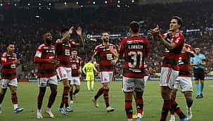 Flamengo vence o Palmeiras no Maracanã e segue vivo na disputa pelo título do Brasileirão