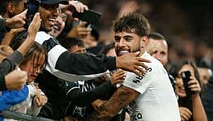 Frango de Bento, gol de Yuri Alberto! Corinthians vence o Athletico e respira no Brasileirão