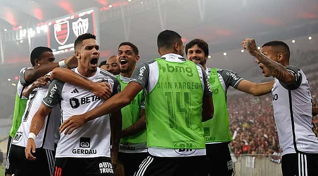 Atlético bate o Flamengo no Maracanã, ultrapassa o Rubro-Negro e assume a vice-liderança