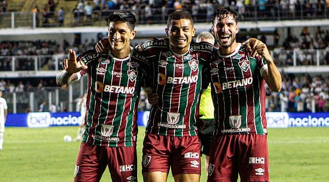 Fluminense goleia Santos e ajuda o Vasco na luta contra o rebaixamento