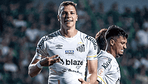 Julio Furch salva o Santos, que vence o Goiás fora de casa e volta a respirar no Brasileirão