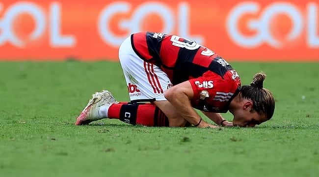Filipe Luís se despede do Flamengo: "Eu não aguento mais chorar"