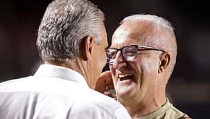 Flamengo perde para São Paulo, mas termina Brasileirão no G4