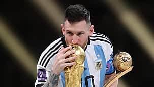 Há um ano, Messi conquistava a Copa do Mundo; Veja as imagens de Argentina x França