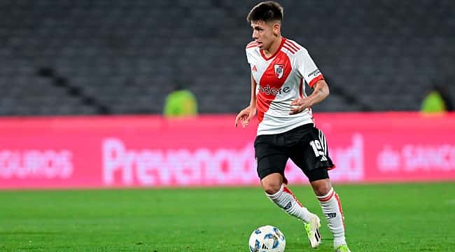 Manchester City compra Echeverri, joia do River 