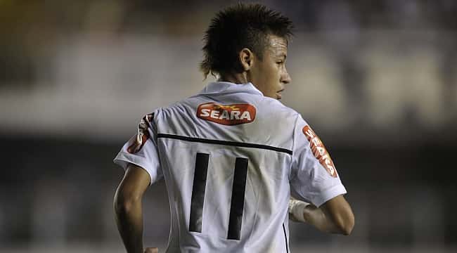 Neymar pede que Santos guarde a 11 até seu retorno 
