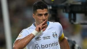 No adeus de Suárez, uruguaio faz dois e Grêmio vence o Fluminense