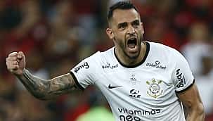 Renato Augusto fica perto do Fluminense