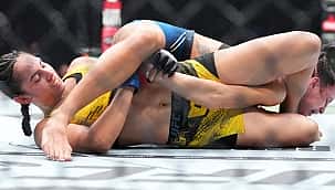 UFC 296: Ariane Lipski atropela Casey O'Neill e se garante no ranking peso-mosca