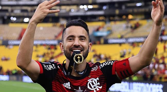 Após não renovar com Flamengo, Everton Ribeiro fecha com Bahia