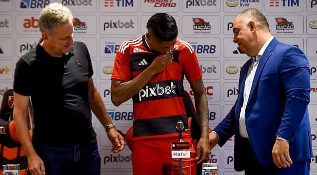 Bruno Henrique celebra renovação com Flamengo: "Foi fácil de escolher"
