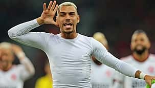 Corinthians desiste do empréstimo de Matheuzinho, do Flamengo