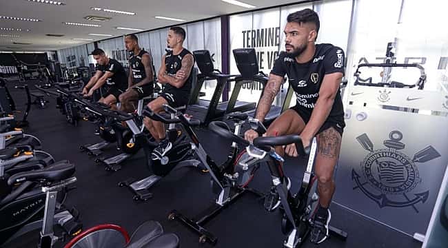 Corinthians se reapresenta para a temporada 2024; Veja as fotos