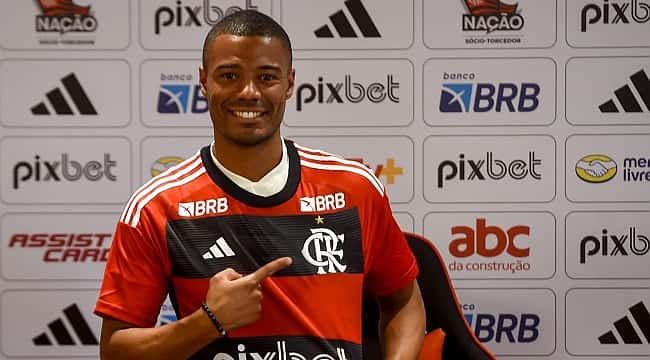 De la Cruz é apresentado e comenta flerte antigo com o Flamengo: "Decisão sempre foi essa"