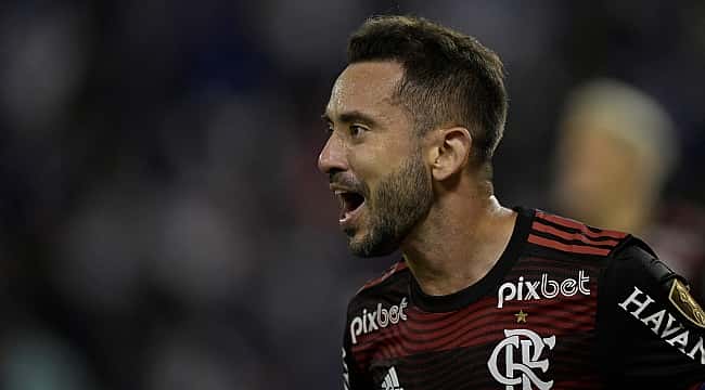 Em post nas redes sociais, Everton Ribeiro se despede do Flamengo