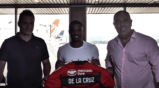 Reforço do Fla, De La Cruz desembarca no Rio de Janeiro: "muito contente de chegar ao Brasil"