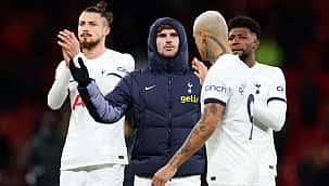 Richarlison brilha, Tottenham busca empate com United, mas fica longe da ponta