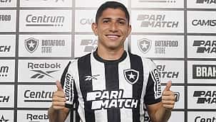 Savarino é apresentado pelo Botafogo: "Muito feliz de estar aqui"