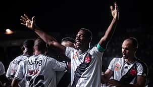 Segue o Líder: com estreia de nova camisa, Vasco derrota Madureira em São Januário