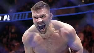 UFC 297: Du Plessis bate Strickland e se torna o primeiro sul-africano campeão do Ultimate