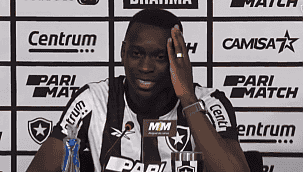 Apresentado no Botafogo, Luiz Henrique relembra infância difícil e se emociona 