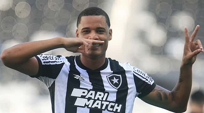 Botafogo bate o Audax e sobe para a zona de classificação do Carioca