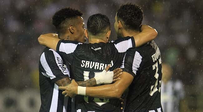 Botafogo volta a vencer após três partidas sem vitória no Cariocão