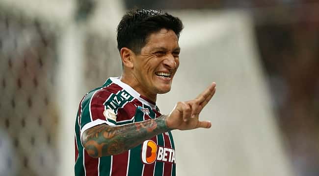 Com golaço de Cano, Fluminense vence Sampaio Corrêa e segue na liderança do Cariocão