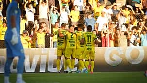 Com um jogador a mais, Santos sofre empate do Mirassol no fim