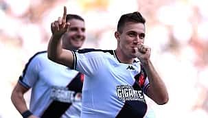 De virada, Vasco faz quatro gols e vence o Botafogo dentro do Nilton Santos 