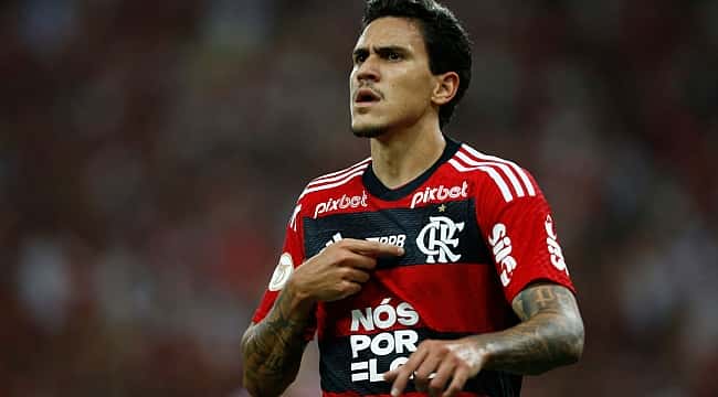 Flamengo amassa o Bangu com hat-trick de Pedro e assume a liderança do Cariocão