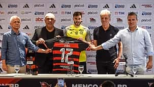 Flamengo apresenta Viña e Braz fala sobre grana do clube: "Aqui não é a seleção brasileira"