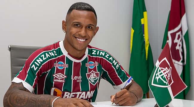 Fluminense anuncia o atacante Marquinhos